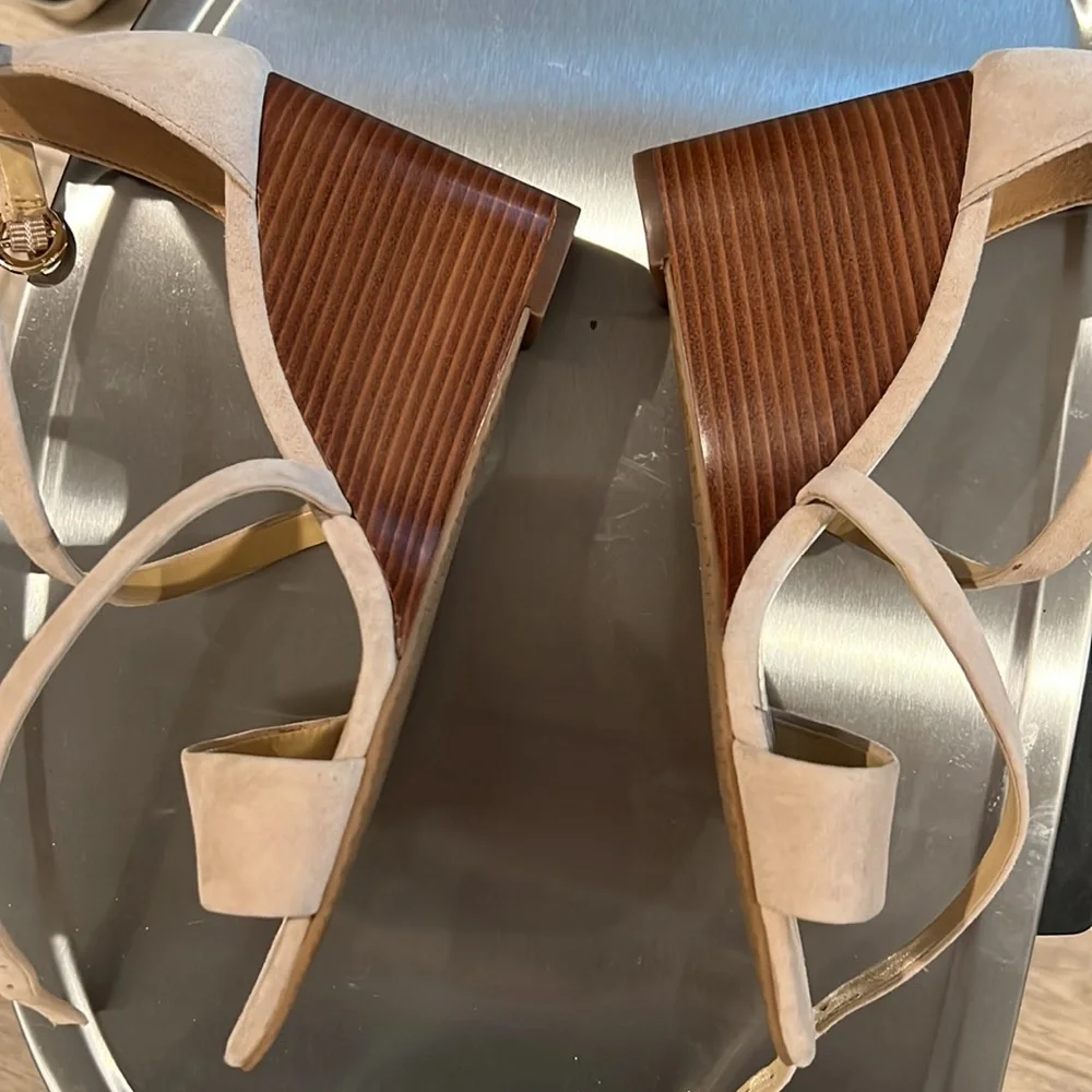 Tan wedges - Picture 3 of 4